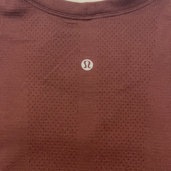 Lululemon short sleeve shirt - Picture 3 of 3